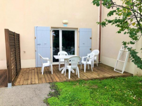 Maison de 2 chambres avec piscine partagee jardin amenage et wifi a Aubignan